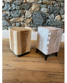 Tavolino / Comodino in tronco di legno vecchio e piedini in acciaio